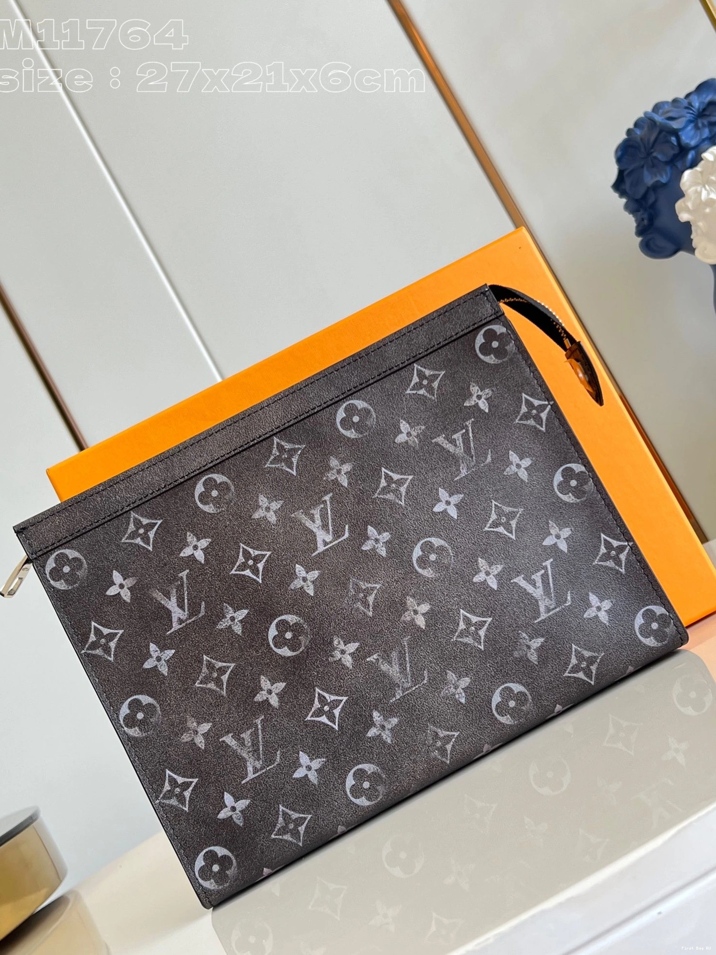 First bag ru VOYAGE-27*21*6CM POCHETTE VUITTON LOUIS 0806